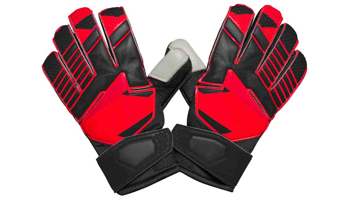 Goalkeeping gloves